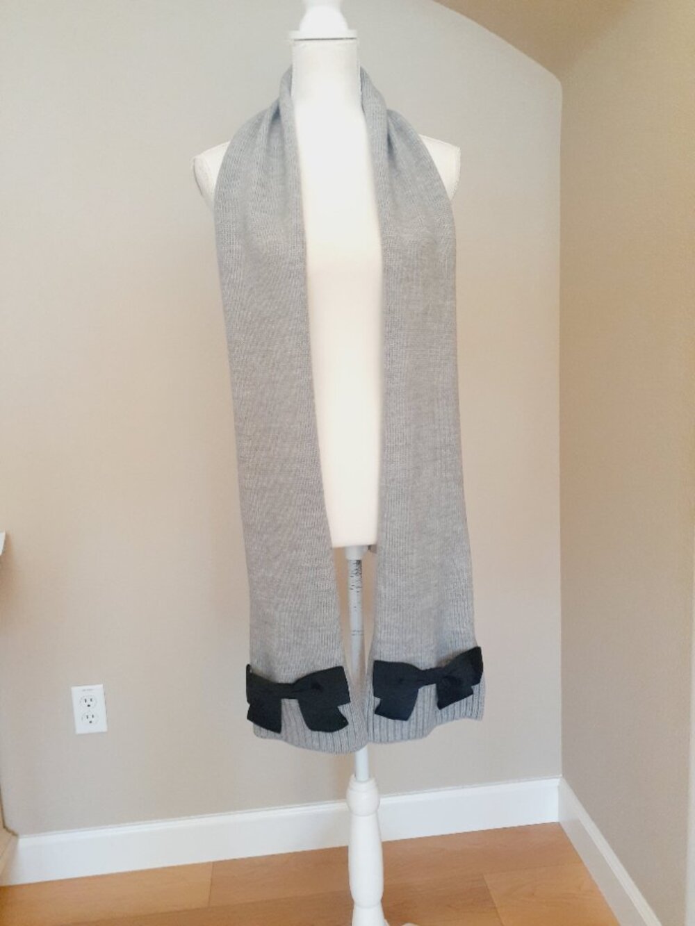 Kate Spade Bow Detail Scarf - Picture 5 of 9